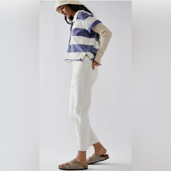 MOTHER Superior Ditcher Cropped Jeans in Act Natural - Picture 2 of 15